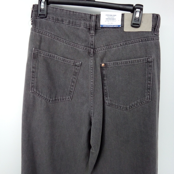 NWT H&M Ultra High Waist Ankle Length Loose Mom Jeans in Distressed Black 6 - Picture 9 of 11